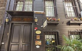 Naz Wooden House Inn